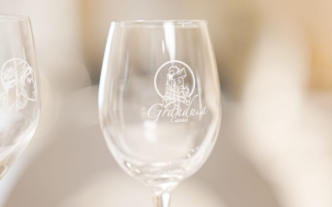 Piatti e bicchieri personalizzati per la ristorazione